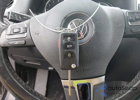 2015 Volkswagen Tiguan S z USA, uszkodzony, nr VIN WVGAV7AX8FW593022